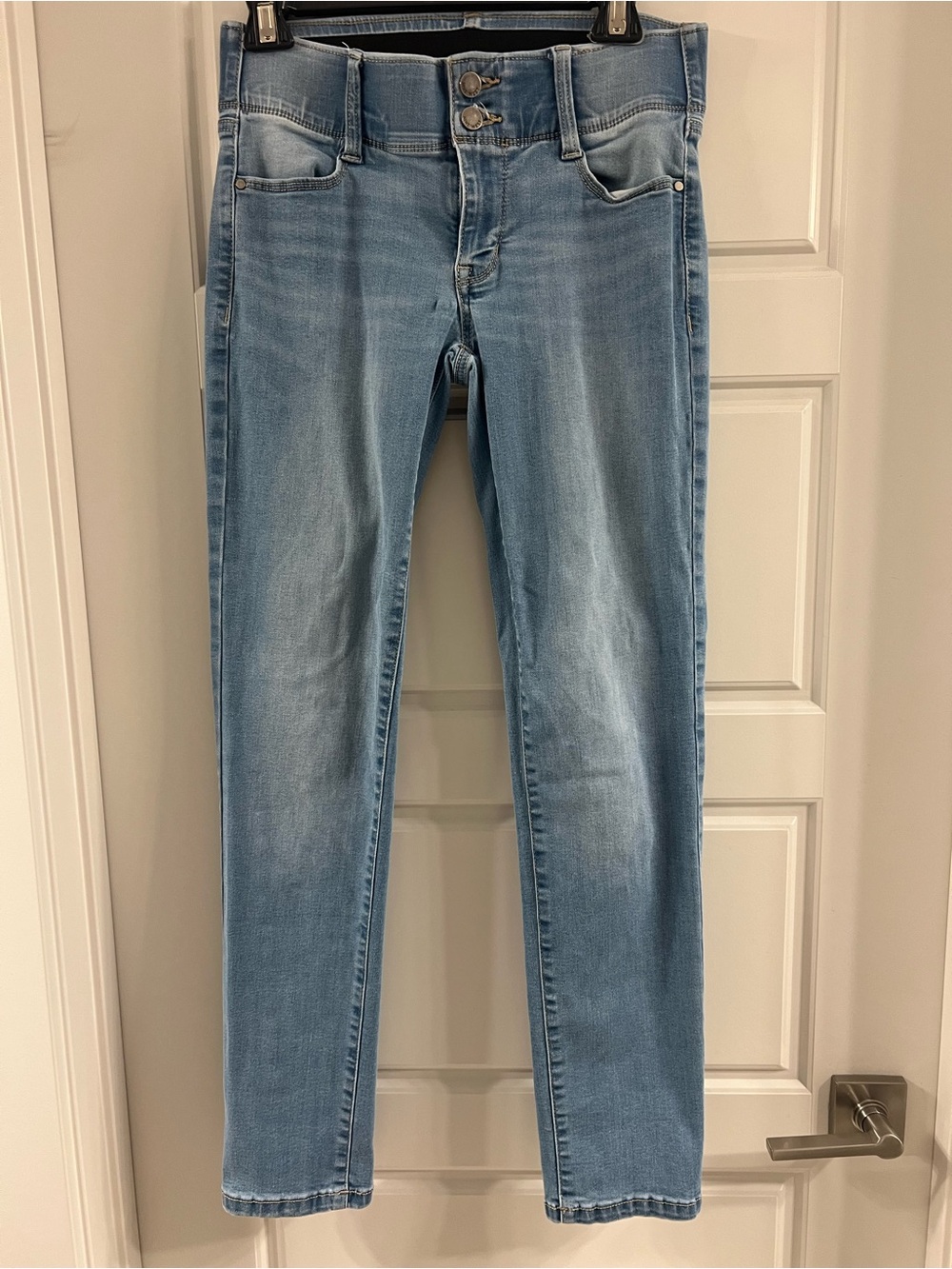 Nine West Slim Straight Jeans | Light Wash | Size 4